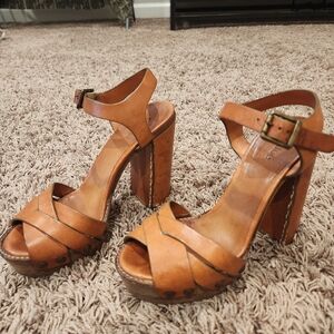 Chloe Tan Leather Platform Sandals